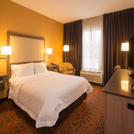 Hampton Inn Toronto-Mississauga West Экстерьер фото