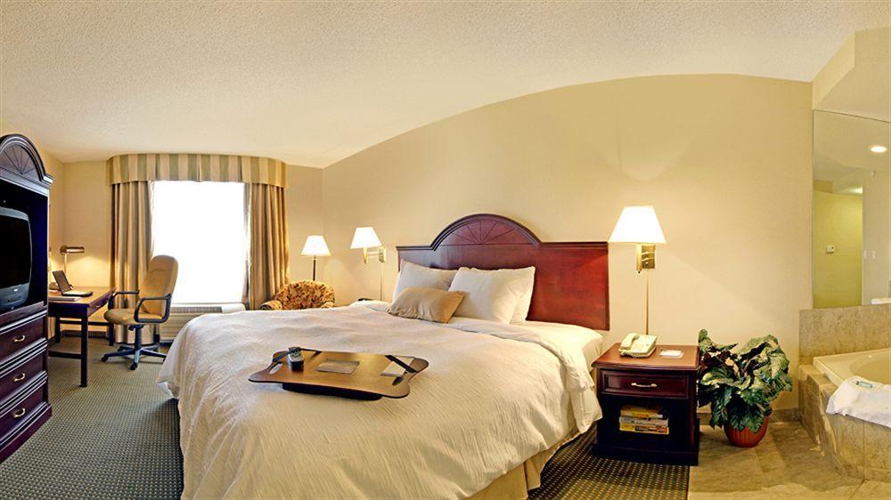 Hampton Inn Toronto-Mississauga West Экстерьер фото
