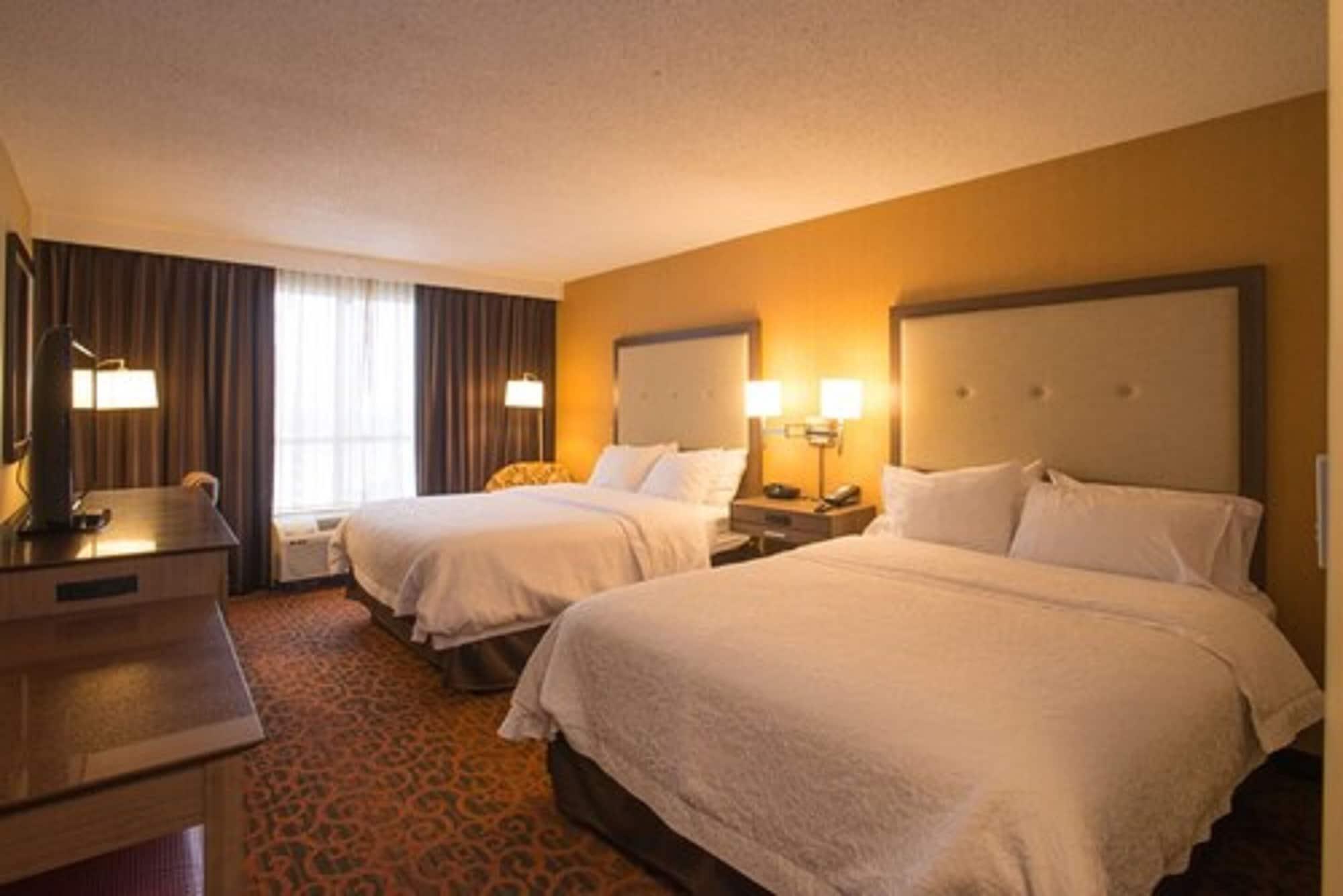 Hampton Inn Toronto-Mississauga West Экстерьер фото