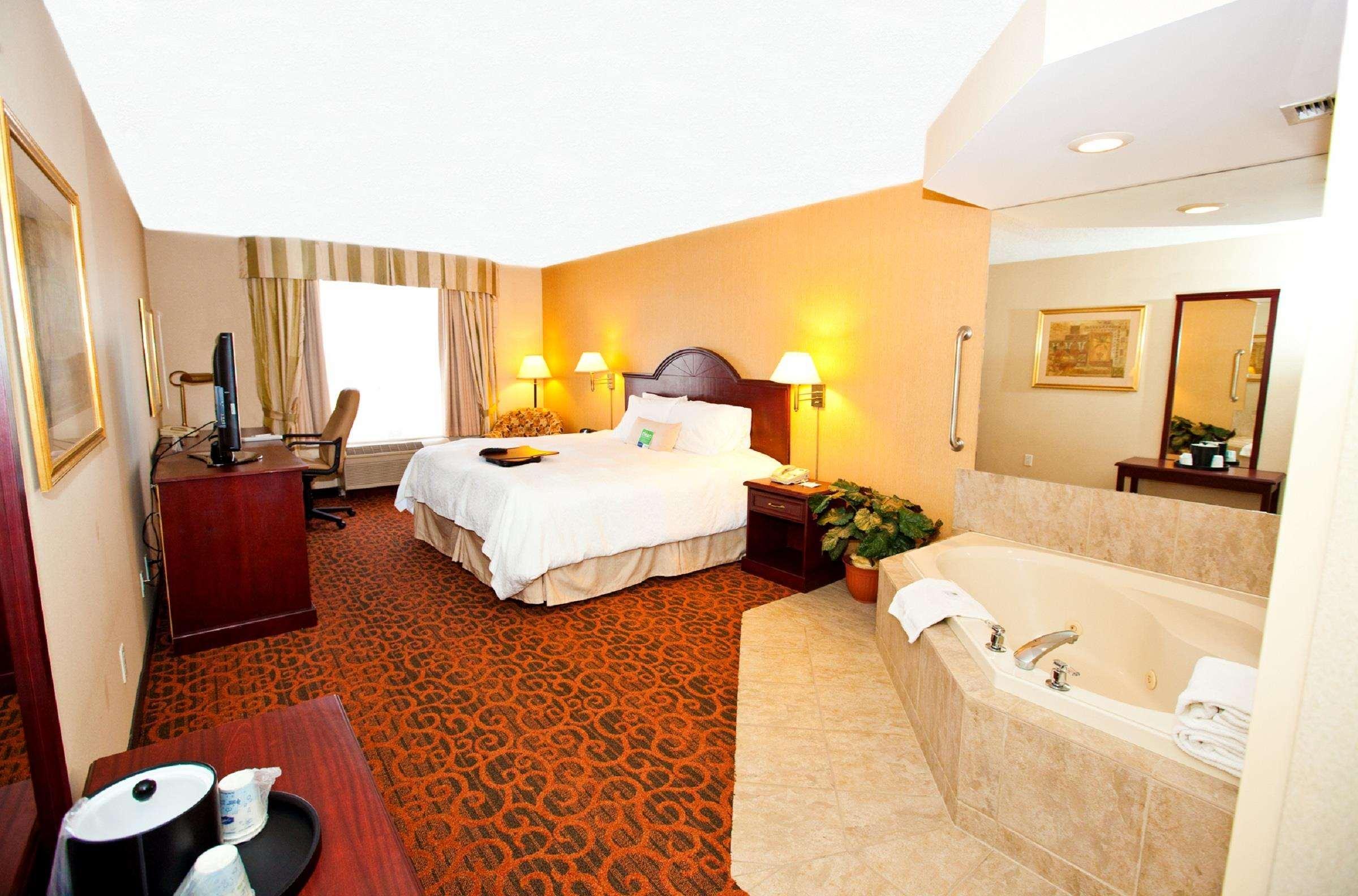 Hampton Inn Toronto-Mississauga West Номер фото