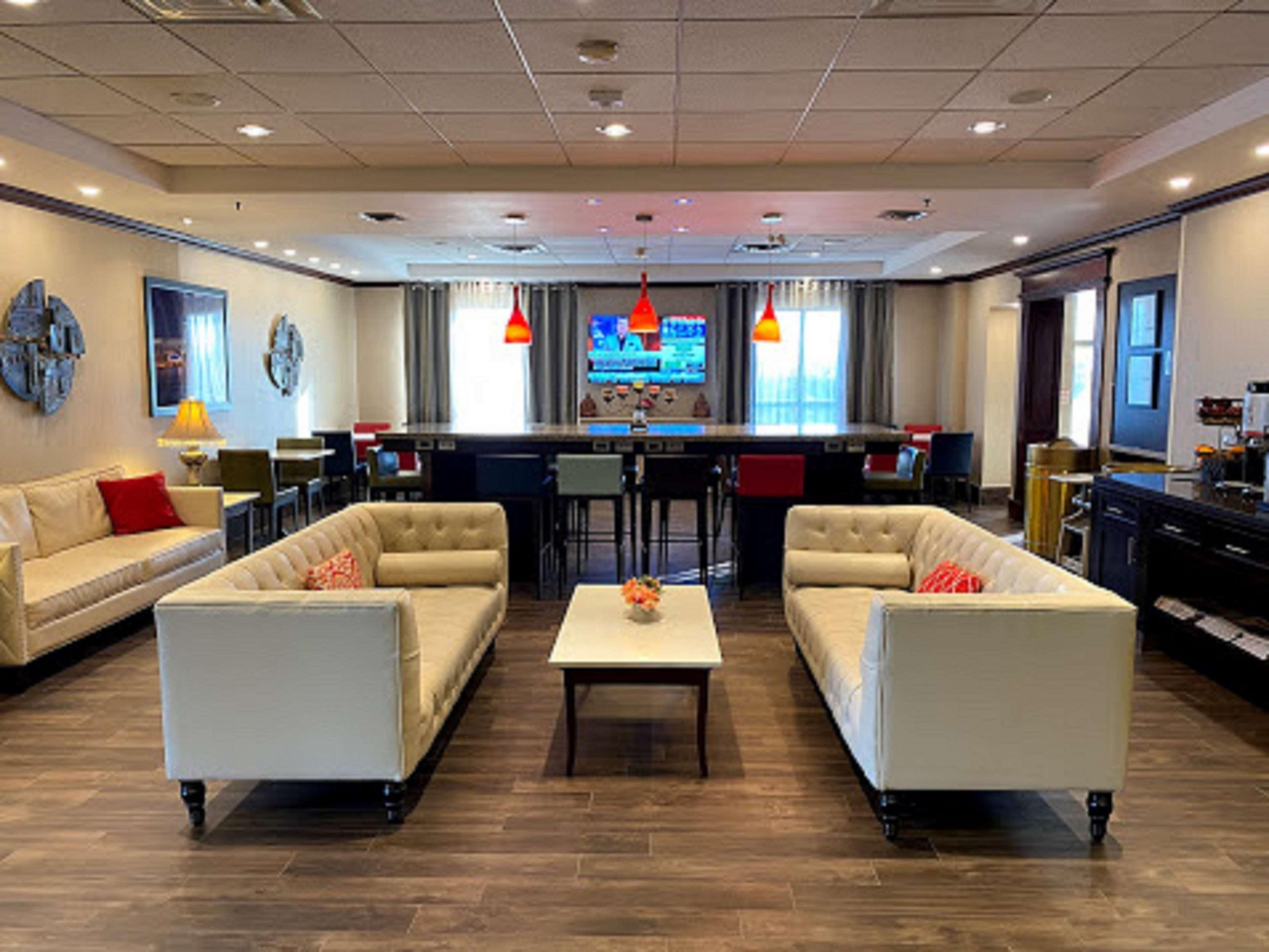 Hampton Inn Toronto-Mississauga West Экстерьер фото