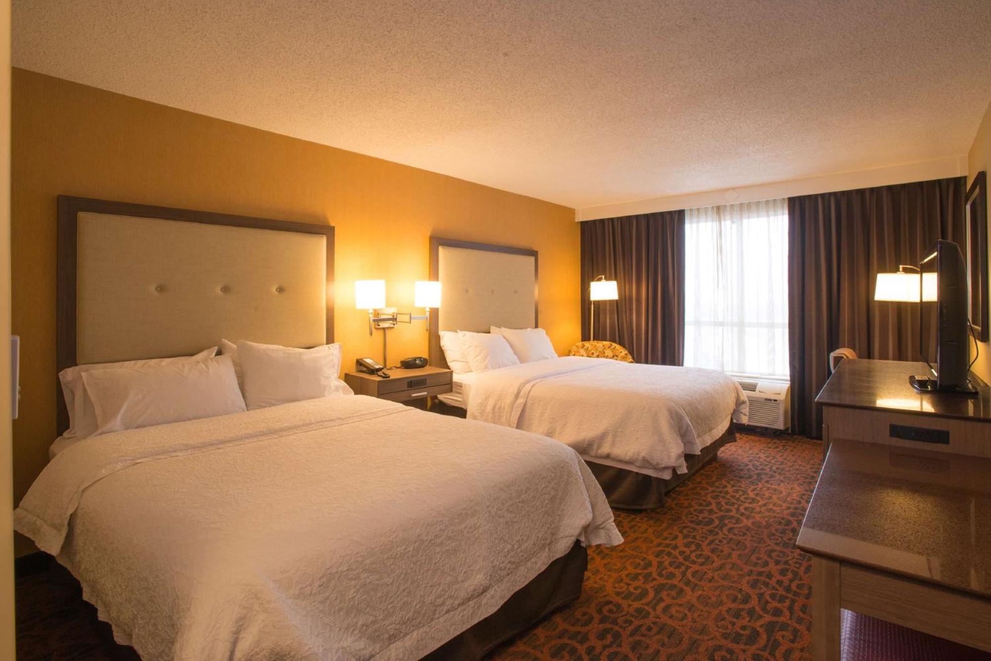 Hampton Inn Toronto-Mississauga West Экстерьер фото