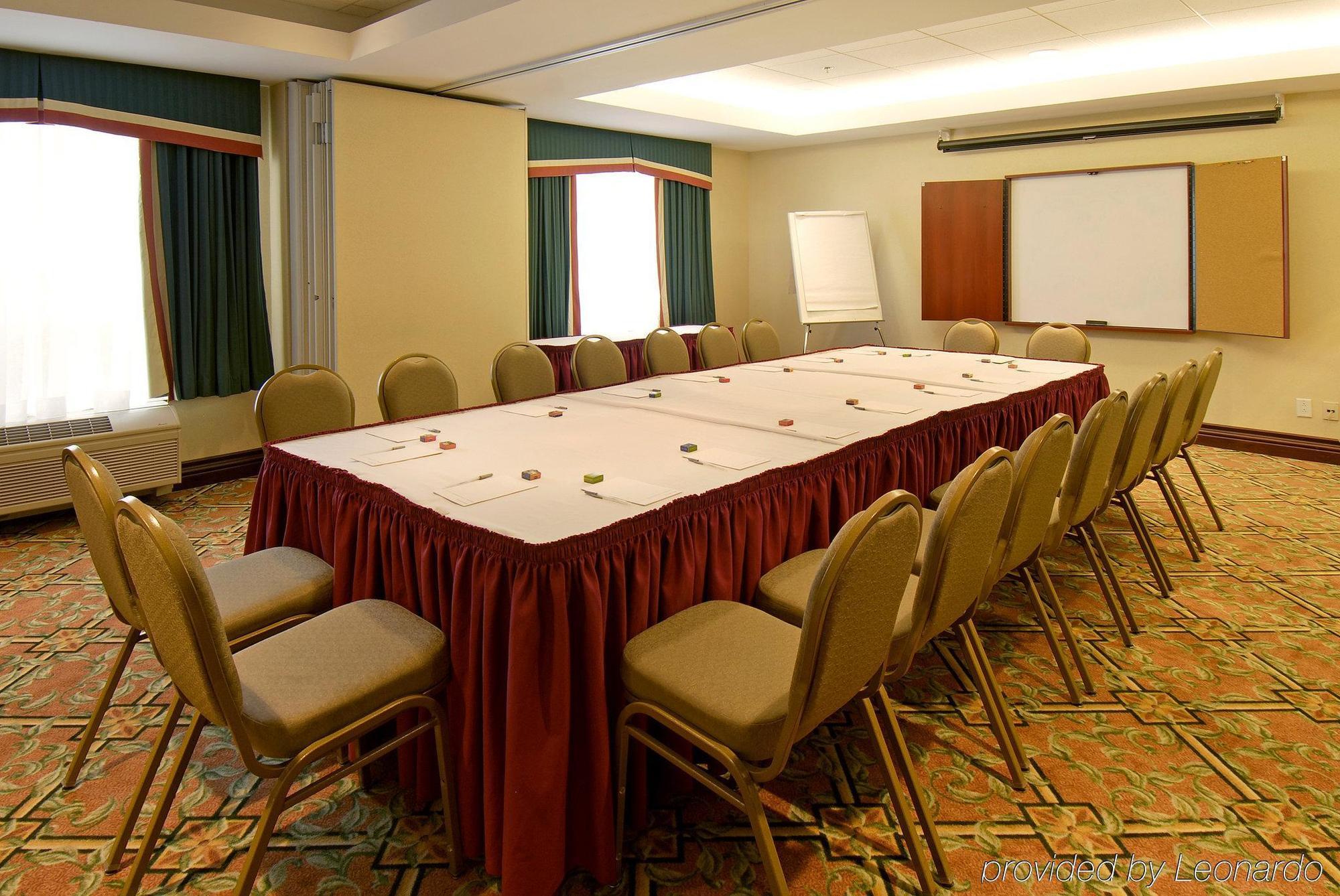 Hampton Inn Toronto-Mississauga West Бизнес фото