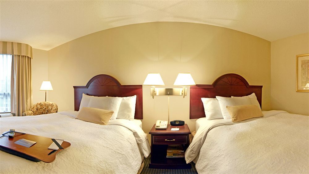Hampton Inn Toronto-Mississauga West Экстерьер фото
