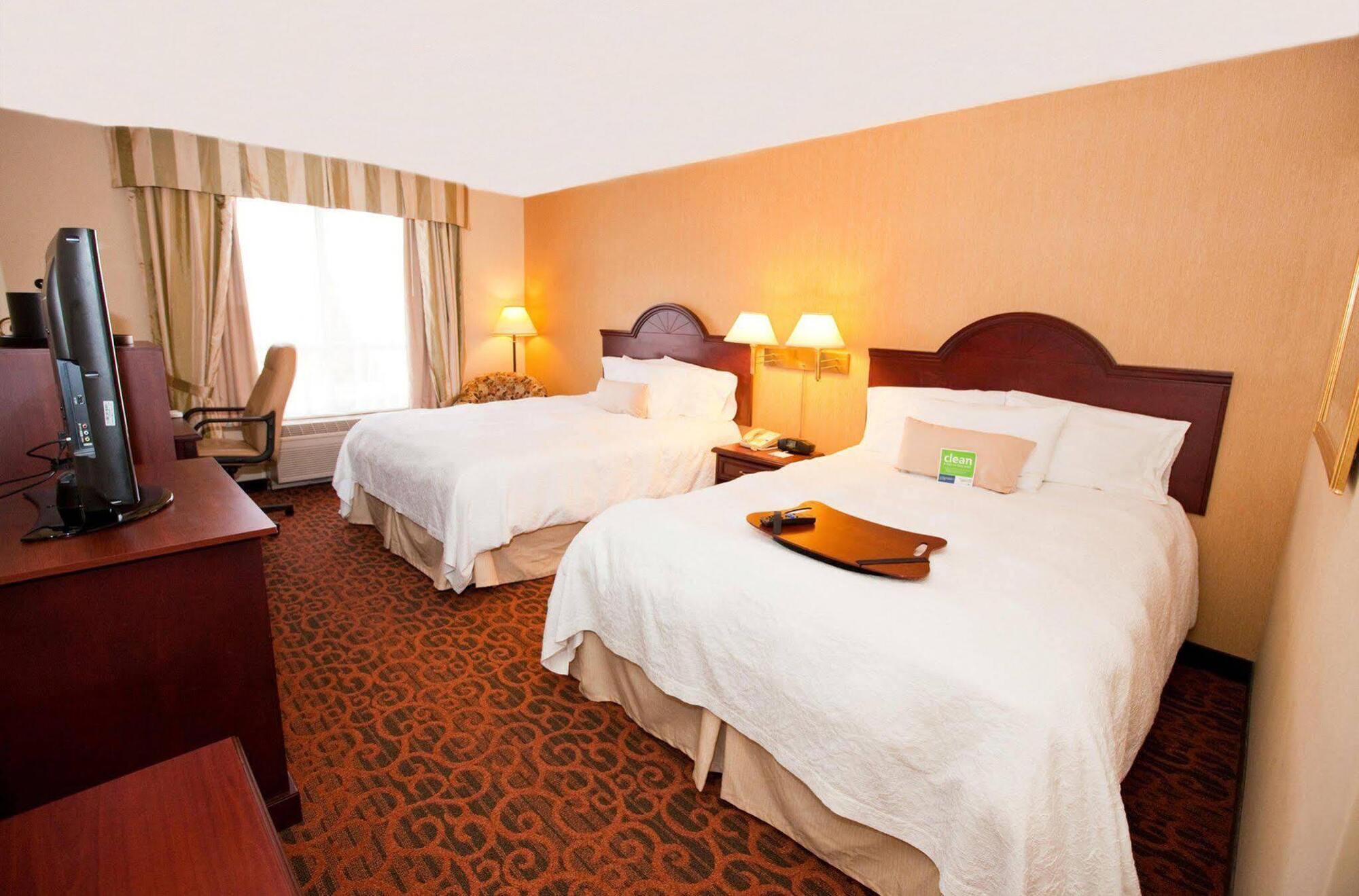 Hampton Inn Toronto-Mississauga West Номер фото