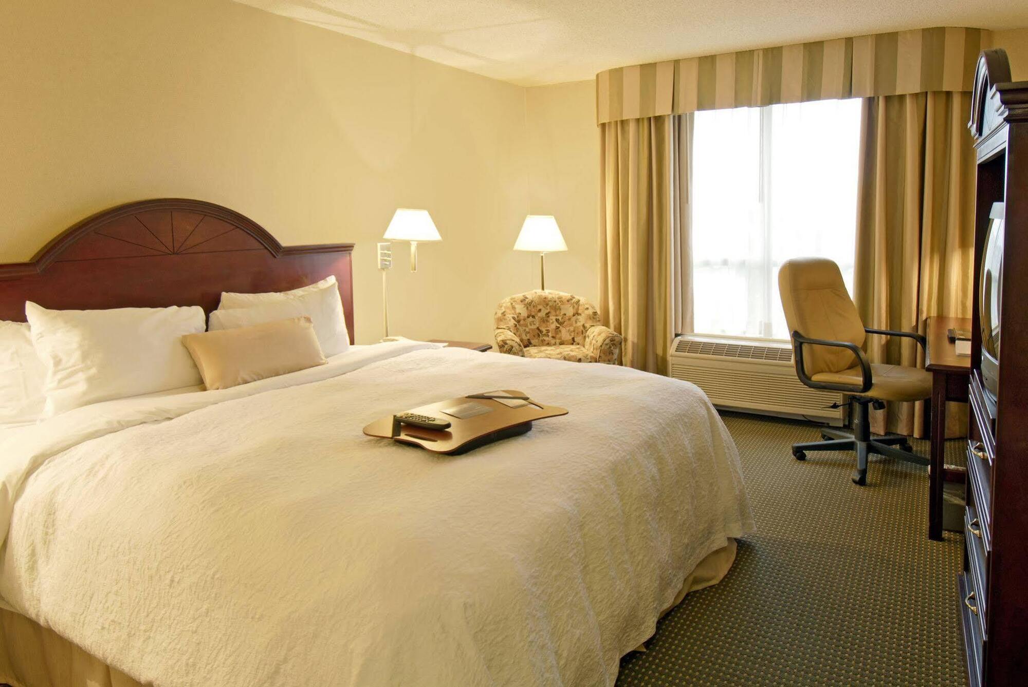 Hampton Inn Toronto-Mississauga West Экстерьер фото